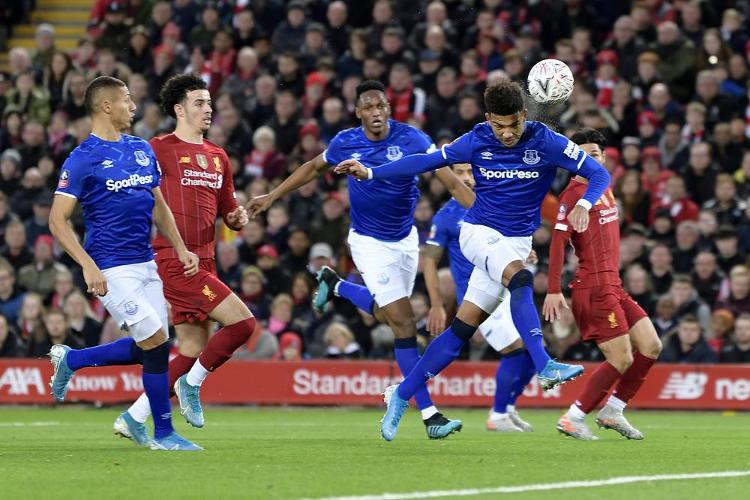 话题｜萨拉赫无缘欧冠名单 离开利物浦倒计时？